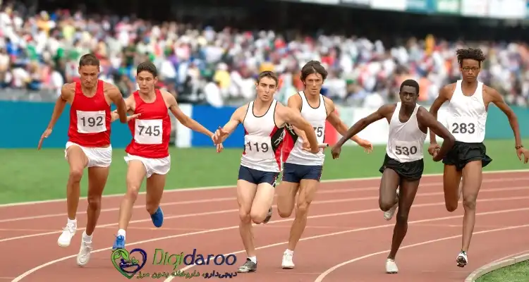 ورزشکار دو و میدانی در حال دویدن برای افزایش عملکرد